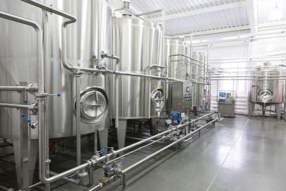 Tanks, silos, mixers